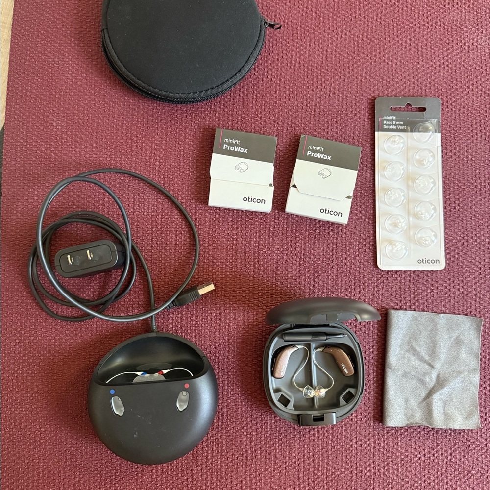 OTICON Black Hearing Aid Set with Accessories